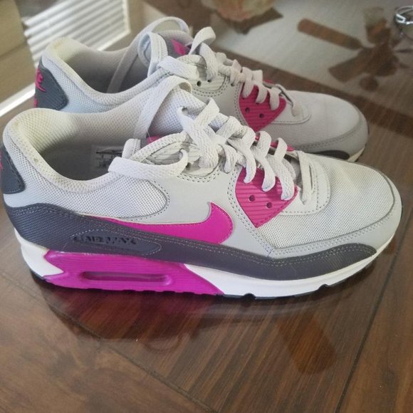 Nike Shoes - NIKE Women’s Air Max 90 Essential